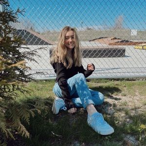 Meet your Posher, Emma